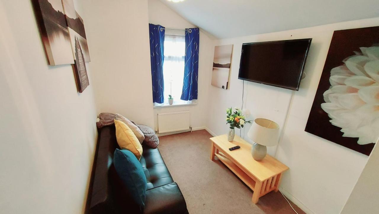Gillings Villa -Perfect For Long & Short Stays Gillingham  Exterior photo